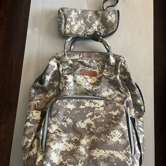 Camouflage Backpack/ diaper bag - Picture 2 of 7